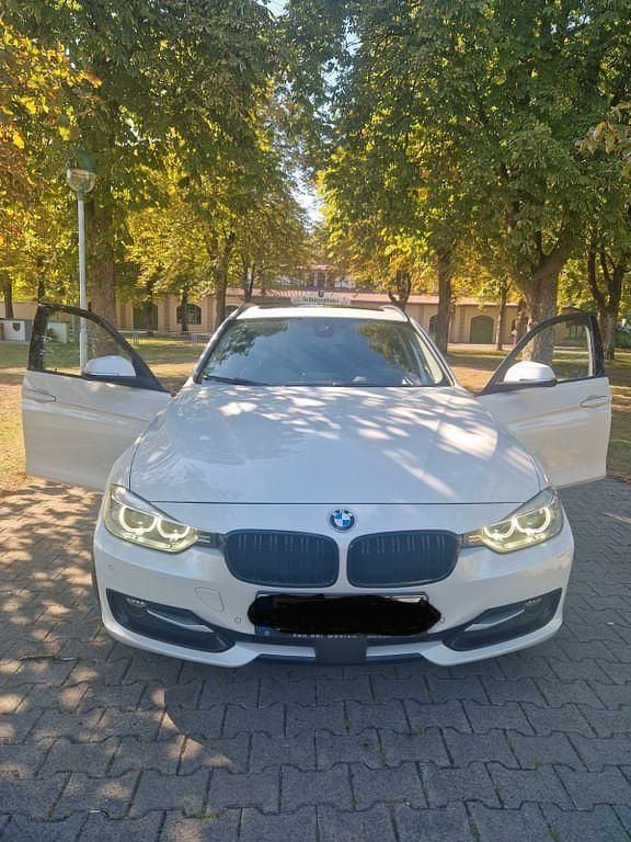 Weiß Gebraucht 2013 BMW 320 M Performance Limousine | 14.990 € (Etwas zu teuer) - Bild 1/4