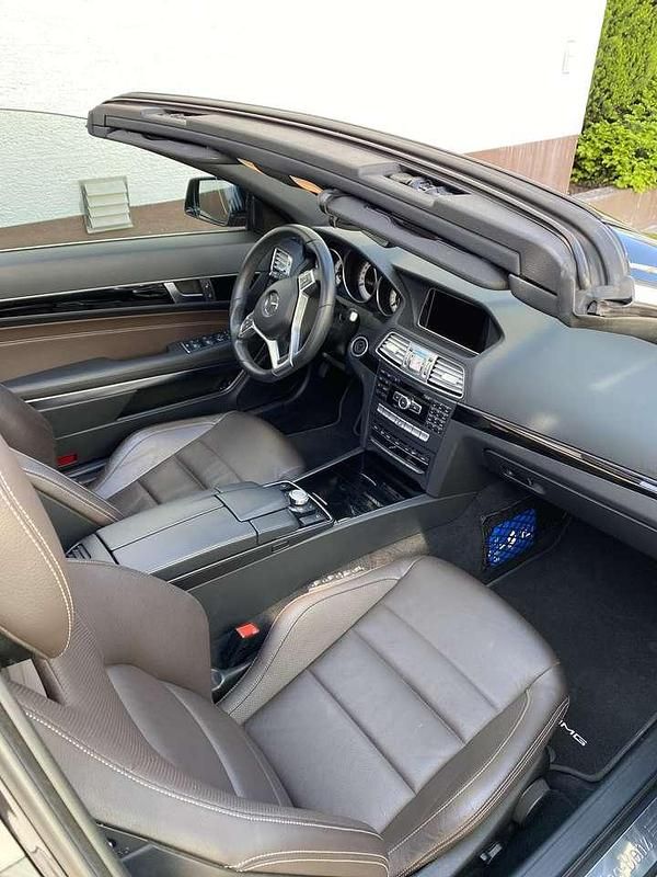 Gebraucht Mercedes E300 AMG 252 PS (185 kW) 2013 Schwarz Cabrio