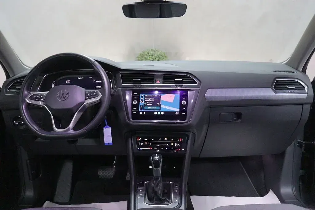 Gebraucht VW Tiguan Life 245 PS (180 kW) 2023 Grau SUV