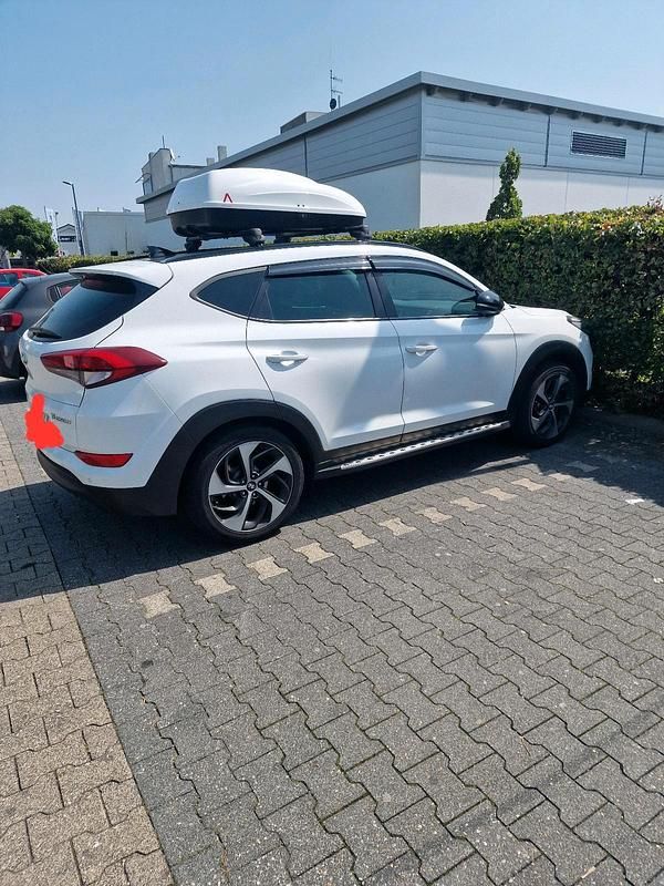 Weiß Gebraucht 2015 Hyundai Tucson SUV | 15.500 € (Etwas zu teuer) - Bild 1/4