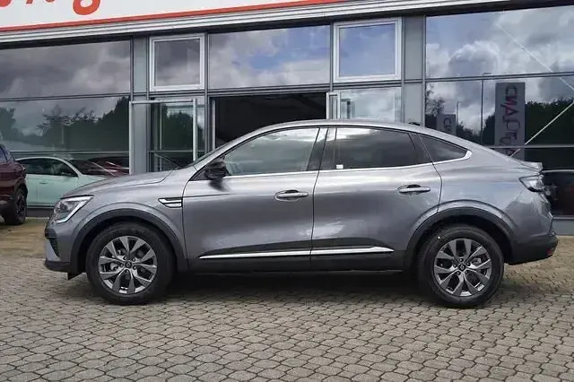 Neu Renault Arkana 140 PS (102 kW) 2026 Grau SUV
