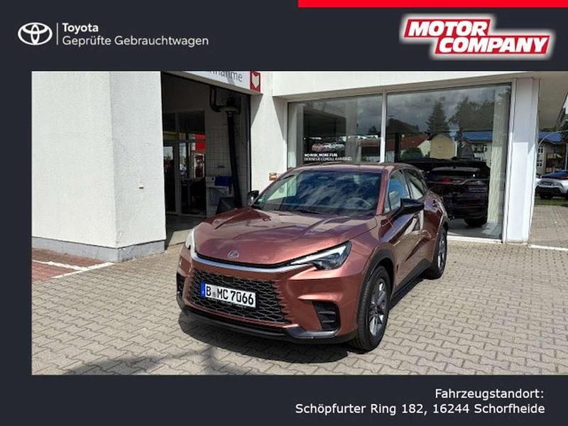 Kupferrot Gebraucht 2025 Lexus LBX SUV | 37.635 € (Teuer) - Bild 1/4