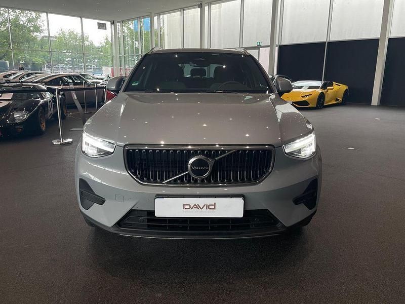 Vapour grey Gebraucht 2023 Volvo XC40 Core SUV | 28.990 € (Superpreis) - Bild 1/4