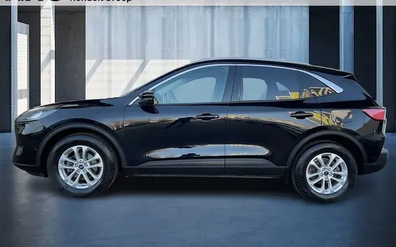 Używany Ford Kuga Titanium 120 KM (88 kW) 2022 Czarny SUV