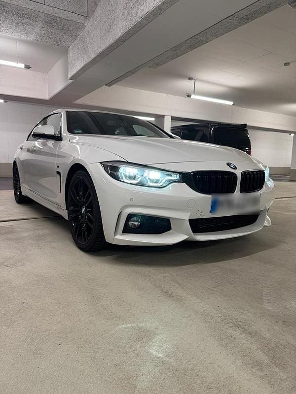 Weiß Gebraucht 2018 BMW 420 Gran Coupé M Sport Coupé | 24.499 € (Fairer Preis) - Bild 1/4