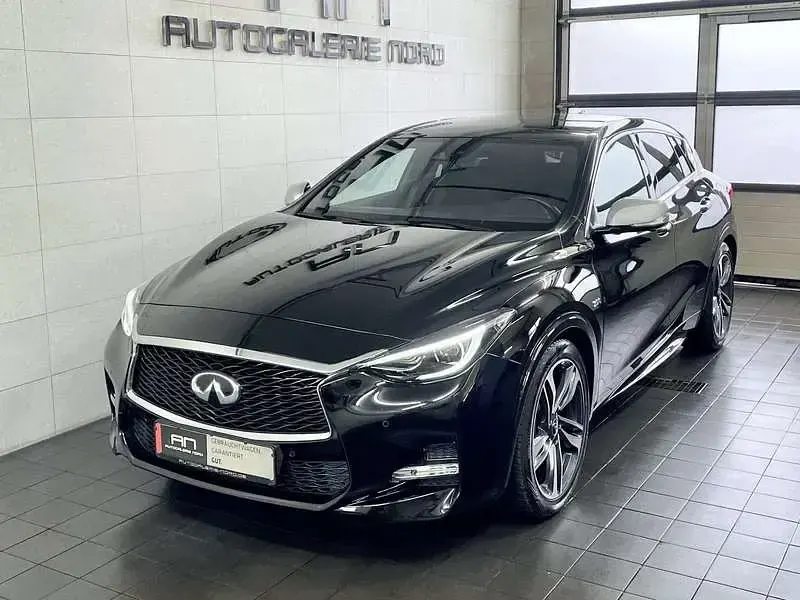 Gebraucht Infiniti Q30 Premium 211 PS (155 kW) 2017 Schwarz Limousine