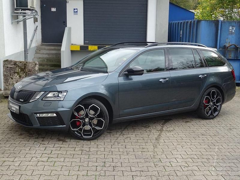 Grau Gebraucht 2019 Skoda Octavia RS Kombi | 18.999 € (Etwas zu teuer) - Bild 1/4