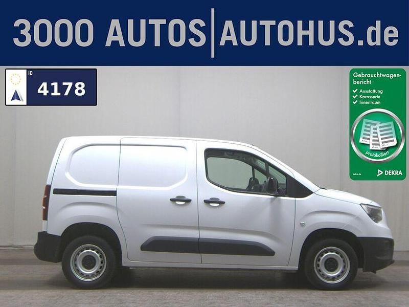 Weiss Gebraucht 2023 Opel Combo Limousine | 13.980 € (Guter Preis) - Bild 1/4