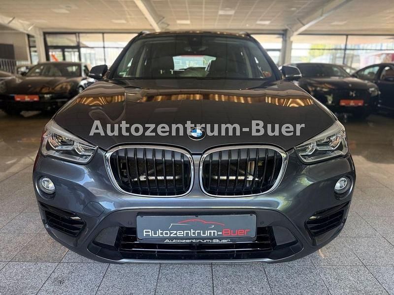 Mineralgrau Gebraucht 2018 BMW X1 Sport Line SUV | 21.590 € (Fairer Preis) - Bild 1/4