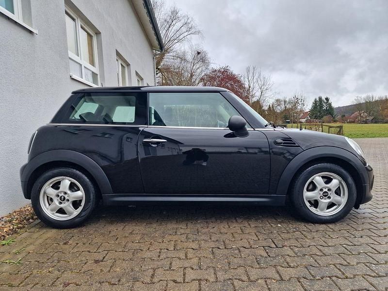 Gebraucht Mini ONE 75 PS (55 kW) 2010 Schwarz Kleinwagen
