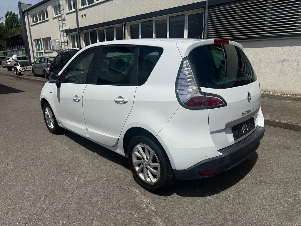 Gebraucht Renault Scénic III LIMITED 116 PS (85 kW) 2015 Weiß Limousine