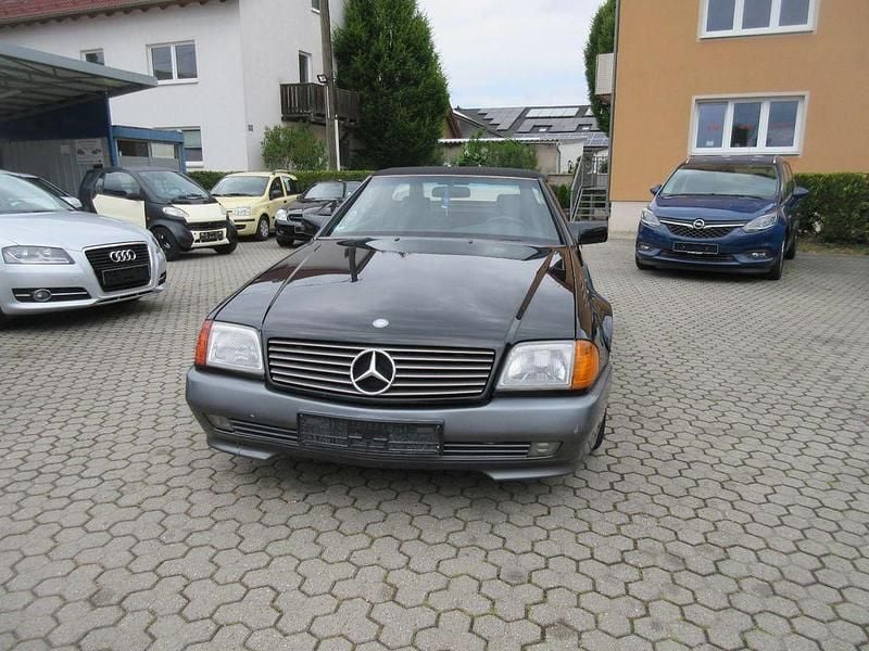 Schwarz Gebraucht 1991 Mercedes SL300 Cabrio | 9.990 € - Bild 1/4