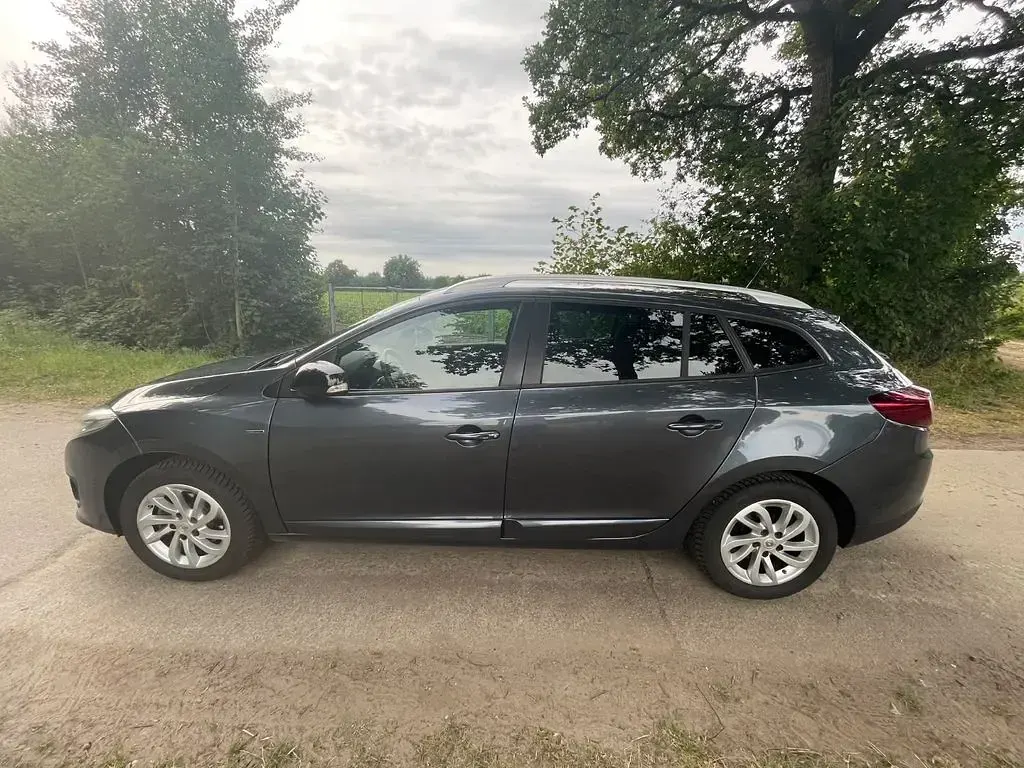 Gebraucht Renault Mégane III LIMITED 116 PS (85 kW) 2015 Grau Limousine