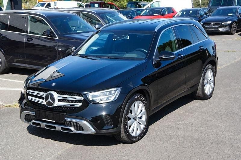Schwarz Gebraucht 2020 Mercedes GLC300 SUV | 33.888 € (Guter Preis) - Bild 1/4