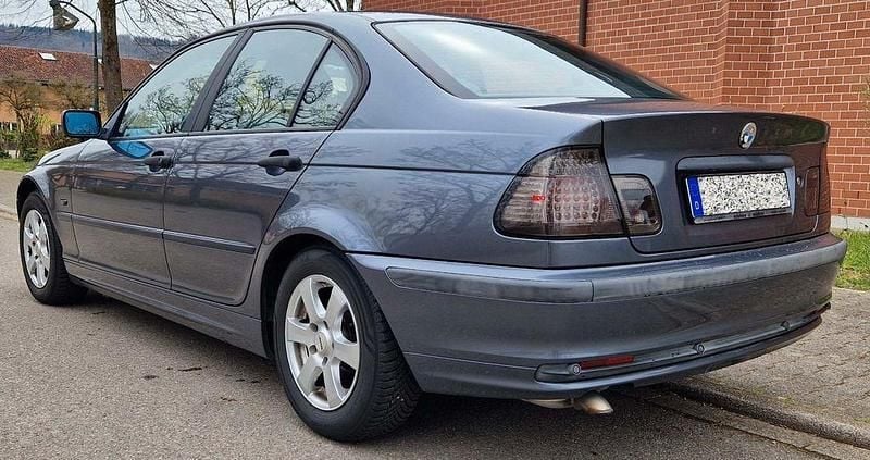 Gebraucht BMW 320 136 PS (100 kW) 2001 Grau Limousine