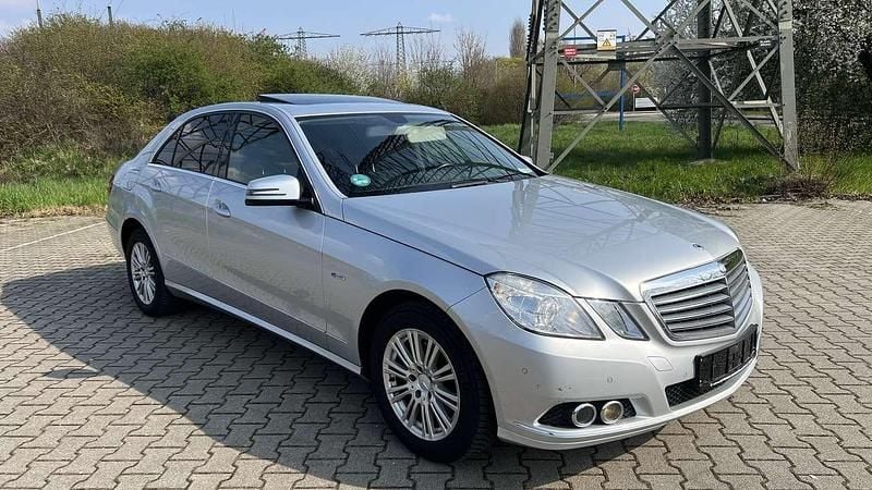 Gebraucht Mercedes E220 Elegance 170 PS (125 kW) 2011 Silber Limousine