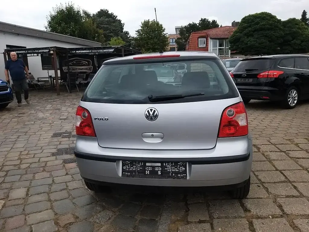 Gebraucht VW Polo Basis 54 PS (39 kW) 2004 Silber Limousine