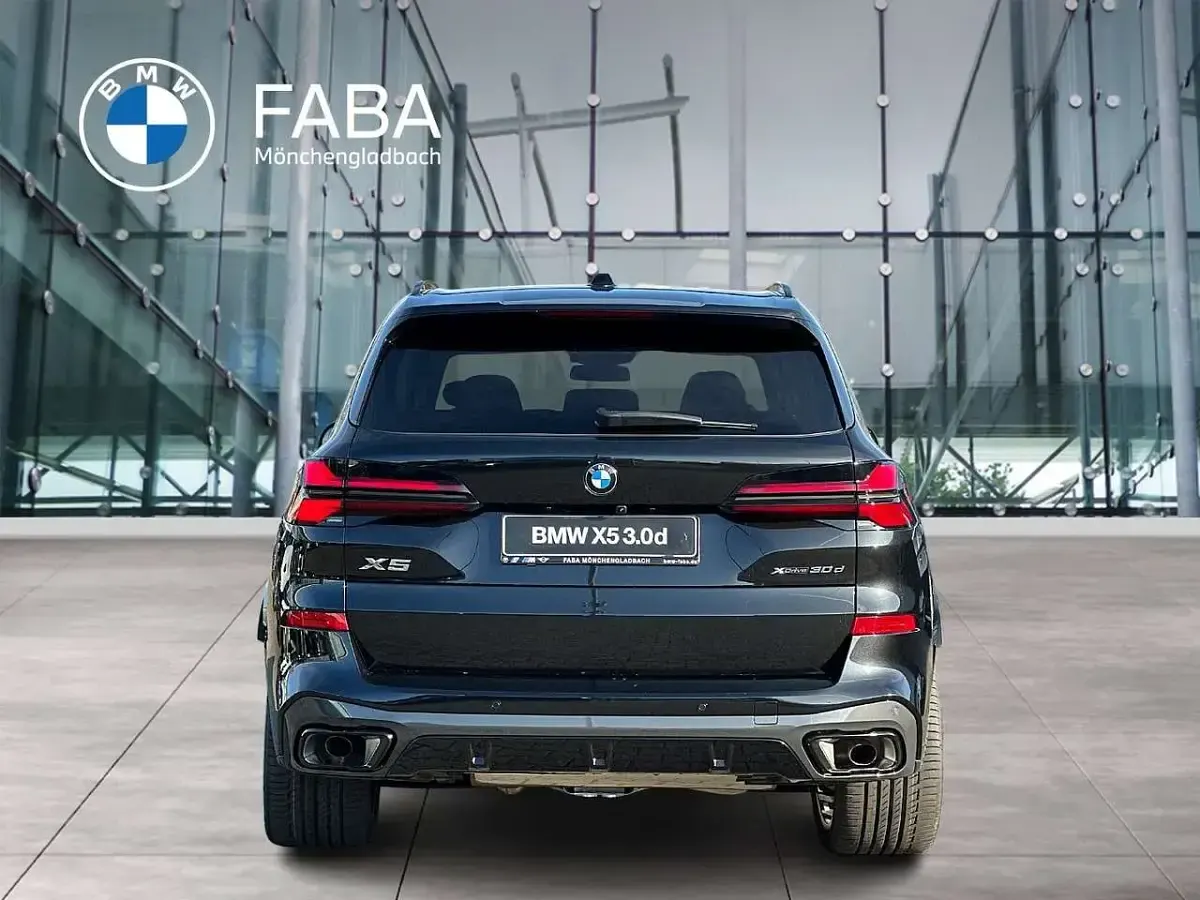 Neu BMW X5 M Sport 298 PS (219 kW) 2026 Schwarz SUV