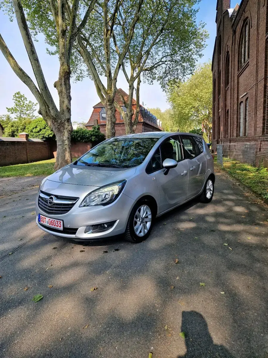 Gebraucht Opel Meriva 120 PS (88 kW) 2016 Silber Van / Kleinbus