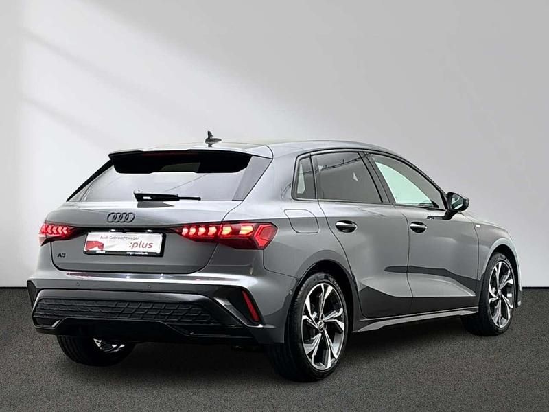 Neu Audi A3 S-Line 150 PS (110 kW) 2026 Daytonagrau perleffekt Limousine