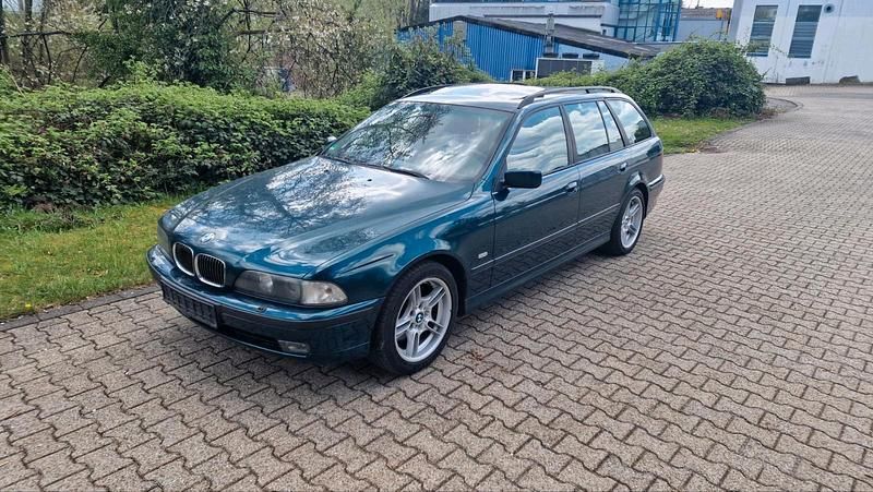 Grün Gebraucht 1997 BMW 540 Kombi | 4.999 € (Guter Preis) - Bild 1/4