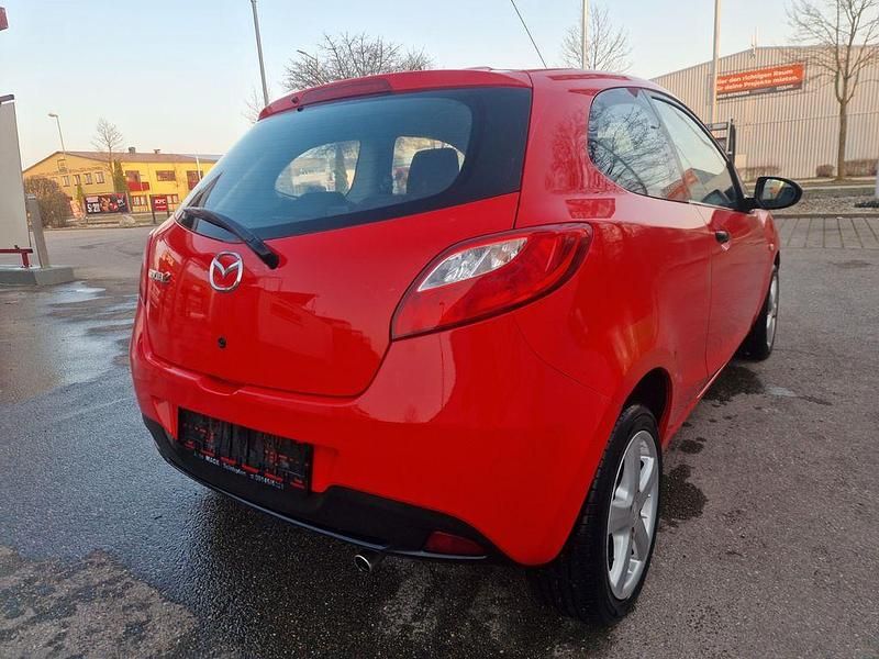 Gebraucht Mazda 2 Inclusive 75 PS (55 kW) 2009 Rot Kleinwagen
