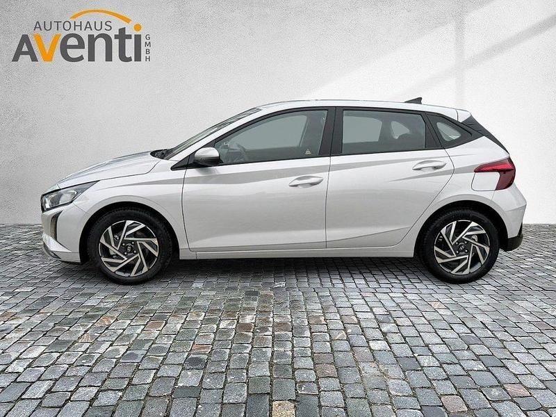 Neu Hyundai i20 Trend 101 PS (74 kW) 2025 Grau Limousine