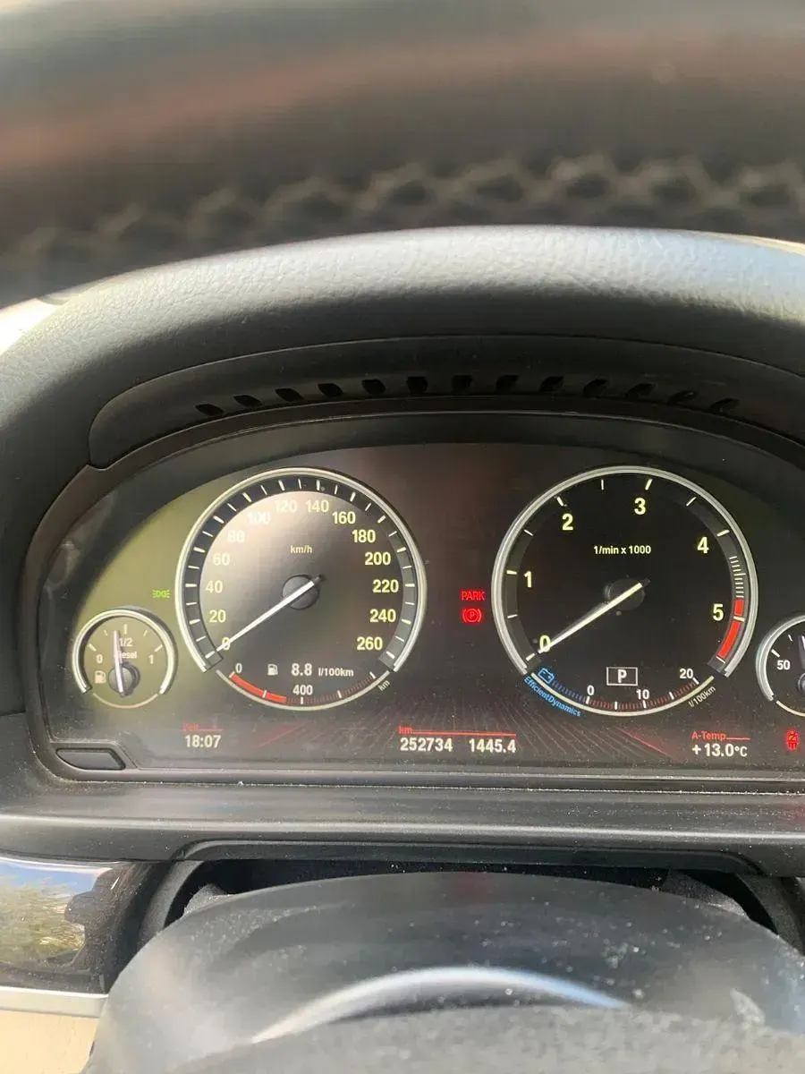 Gebraucht BMW 530 258 PS (189 kW) 2011 Braun Kombi