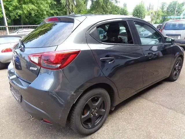 Gebraucht Mazda 2 Sports-Line 105 PS (77 kW) 2017 Grau Limousine