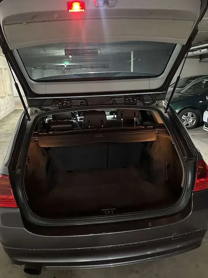 Gebraucht BMW 320 170 PS (125 kW) 2008 Grau Kombi