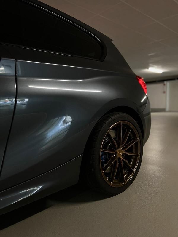 Gebraucht BMW M135 326 PS (239 kW) 2016 Grau Kleinwagen