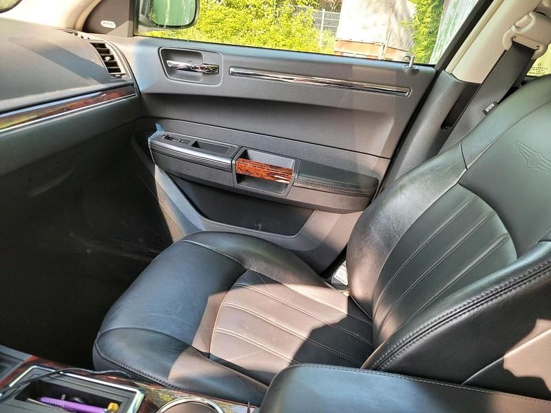 Gebraucht Chrysler 300C 218 PS (160 kW) 2010 Silber Kombi