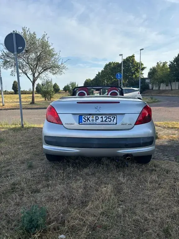 Gebraucht Peugeot 207 CC 120 PS (88 kW) 2008 Silber Cabrio