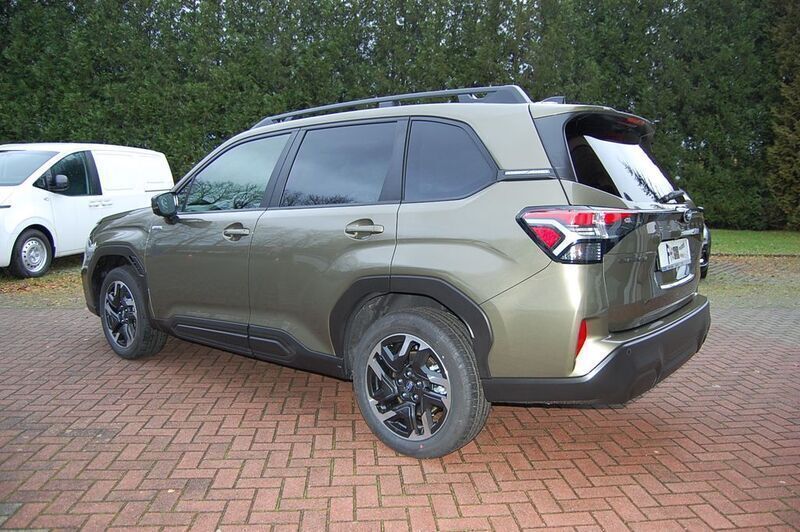 Gebraucht Subaru Forester Exclusive+ 136 PS (100 kW) 2024 Grün SUV