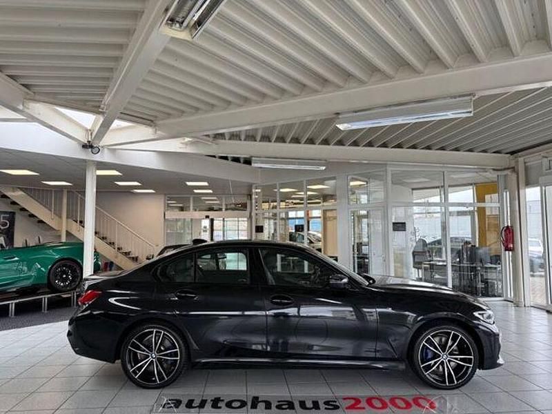 Gebraucht BMW 330e M Sport 252 PS (185 kW) 2019 Schwarz Limousine