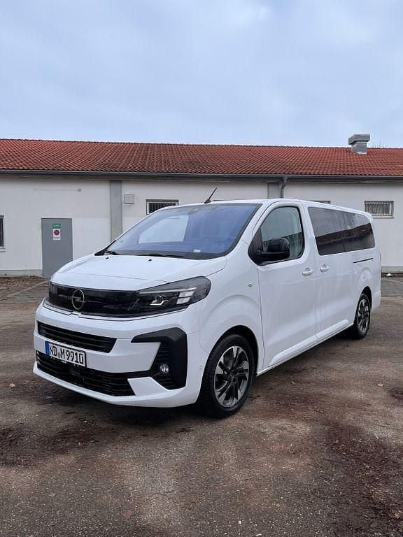 Gebraucht Opel Zafira Life 177 PS (130 kW) 2024 Weiß Van / Kleinbus