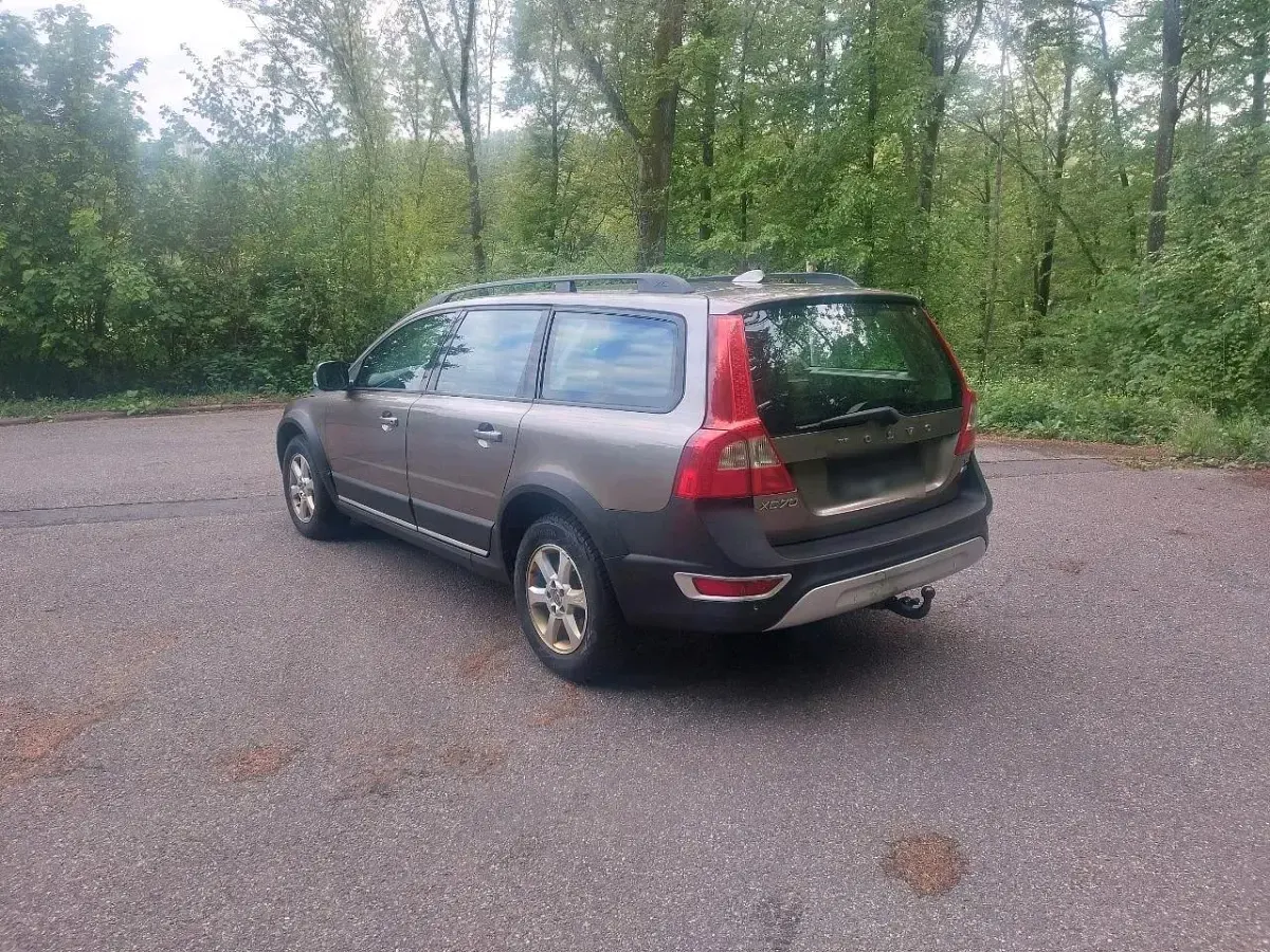 Używany Volvo XC70 185 KM (136 kW) 2008 Brązowy Kombi