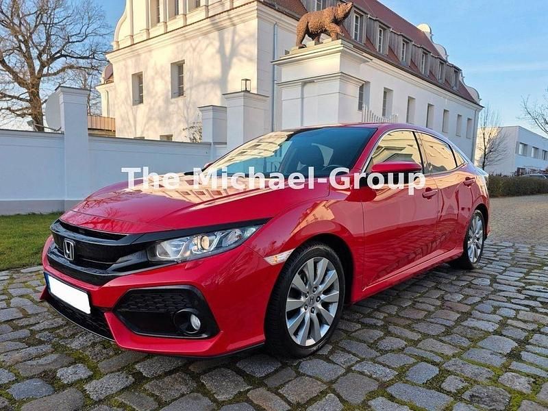 Rot Gebraucht 2018 Honda Civic Elegance Limousine | 12.450 € (Superpreis) - Bild 1/4