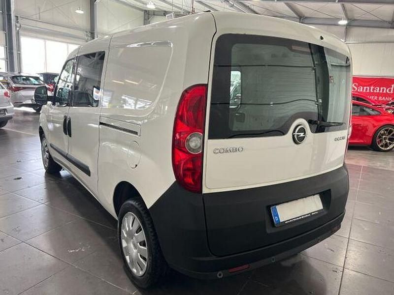 Gebraucht Opel Combo 95 PS (69 kW) 2016 Weiß Van / Kleinbus