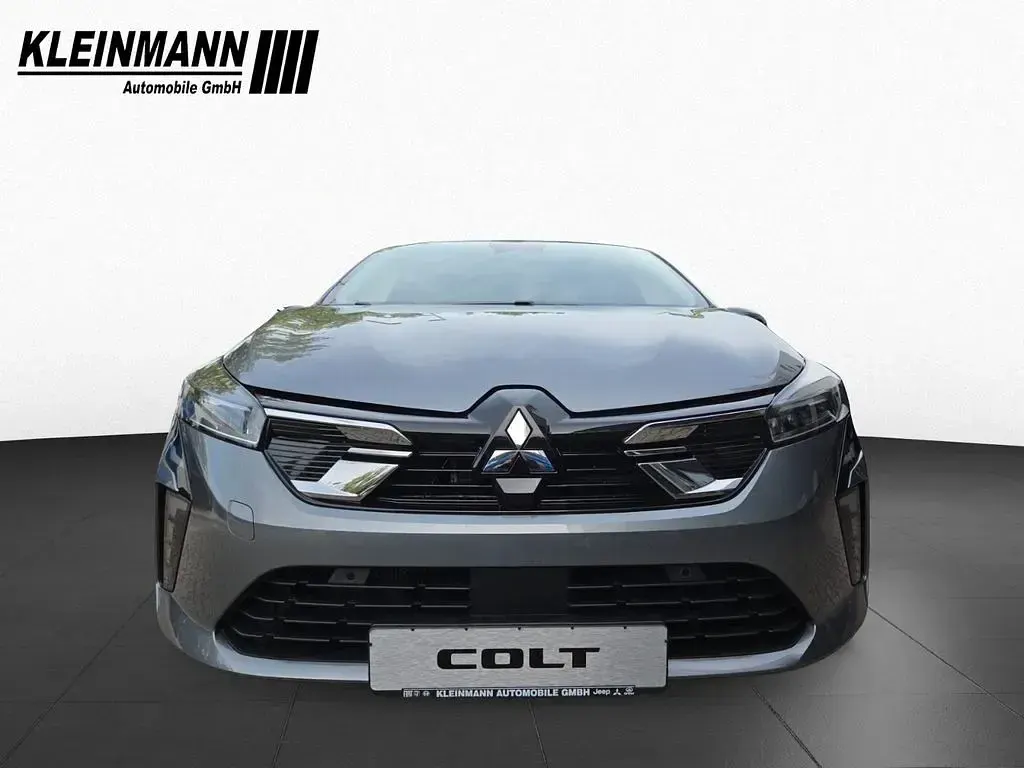 Neu Mitsubishi Colt Plus 91 PS (66 kW) 2026 Grau Kleinwagen