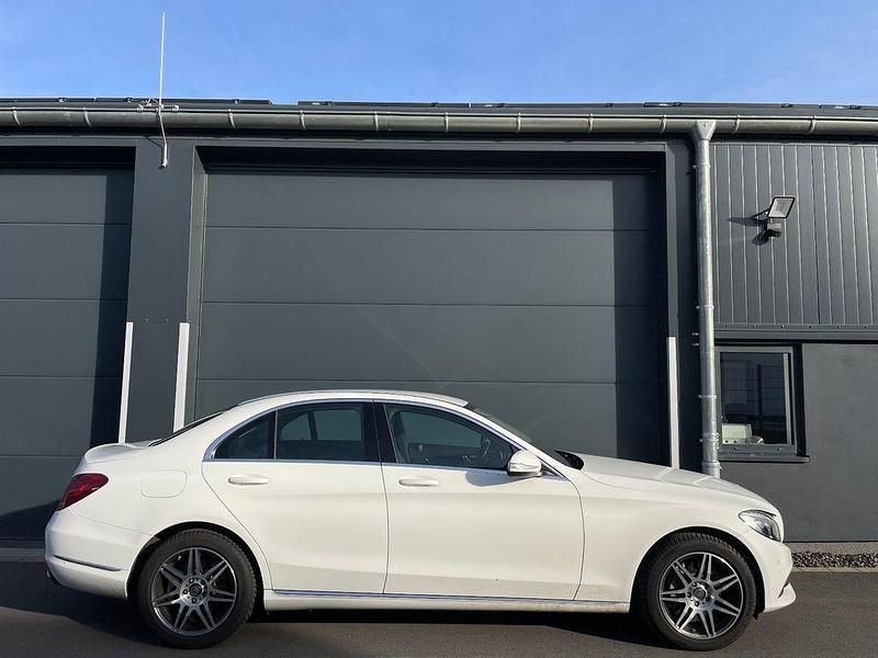 Gebraucht Mercedes C250 211 PS (155 kW) 2015 Weiß Limousine