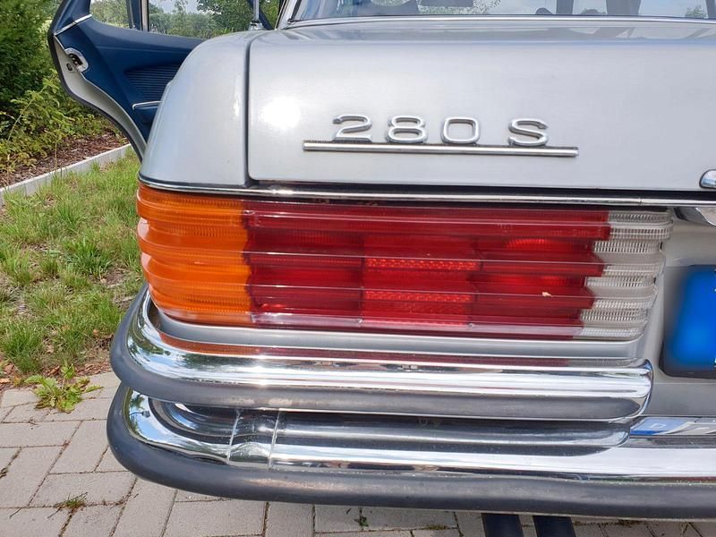 Gebraucht Mercedes 280 156 PS (114 kW) 1976 Silber Limousine