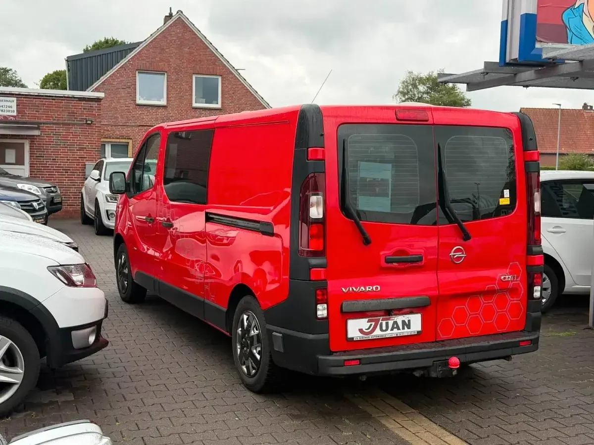 Gebraucht Opel Vivaro S 116 PS (85 kW) 2016 Rot Van / Kleinbus