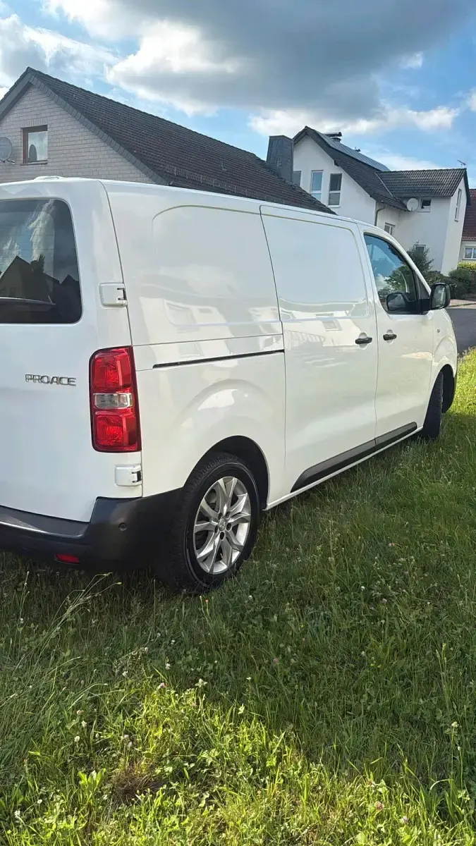Gebraucht Toyota Proace 122 PS (89 kW) 2020 Weiß Van / Kleinbus