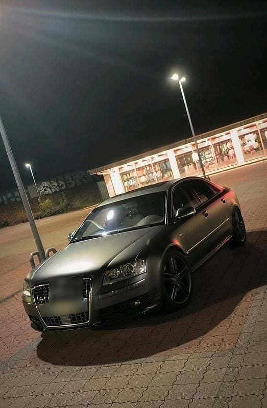 Grau Gebraucht 2007 Audi S8 Comfort Limousine | 14.900 € (Fairer Preis) - Bild 1/4
