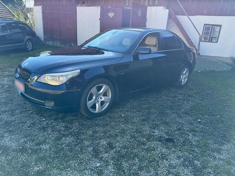 Gebraucht BMW 525 218 PS (160 kW) 2008 Blau Limousine