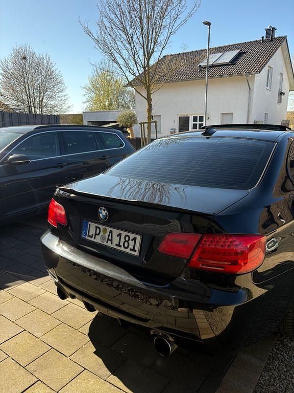 Gebraucht BMW 320 Performance 170 PS (125 kW) 2010 Schwarz Coupé