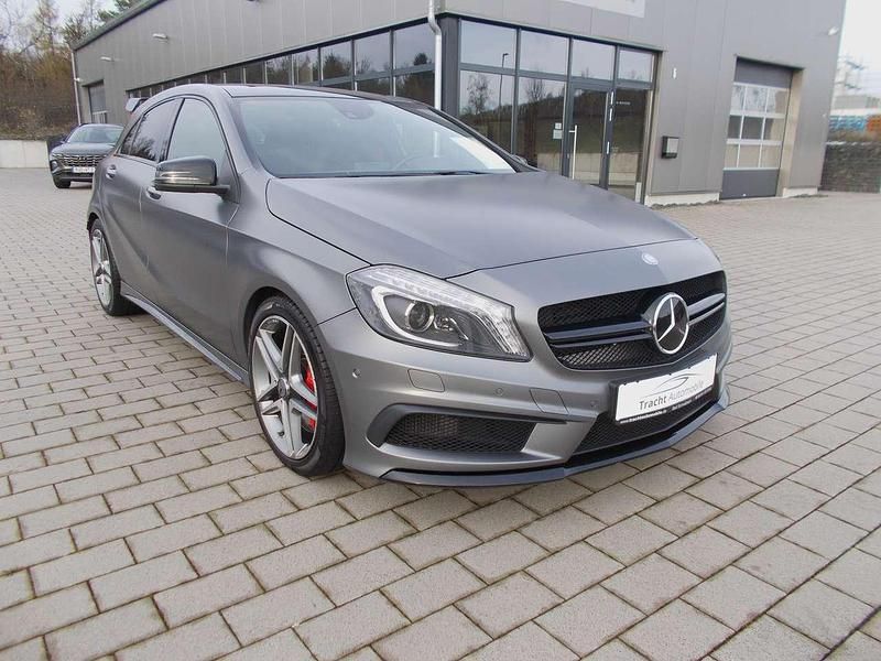 Mountaingrau magno Gebraucht 2013 Mercedes A45 AMG AMG Kleinwagen | 27.500 € (Etwas zu teuer) - Bild 1/4