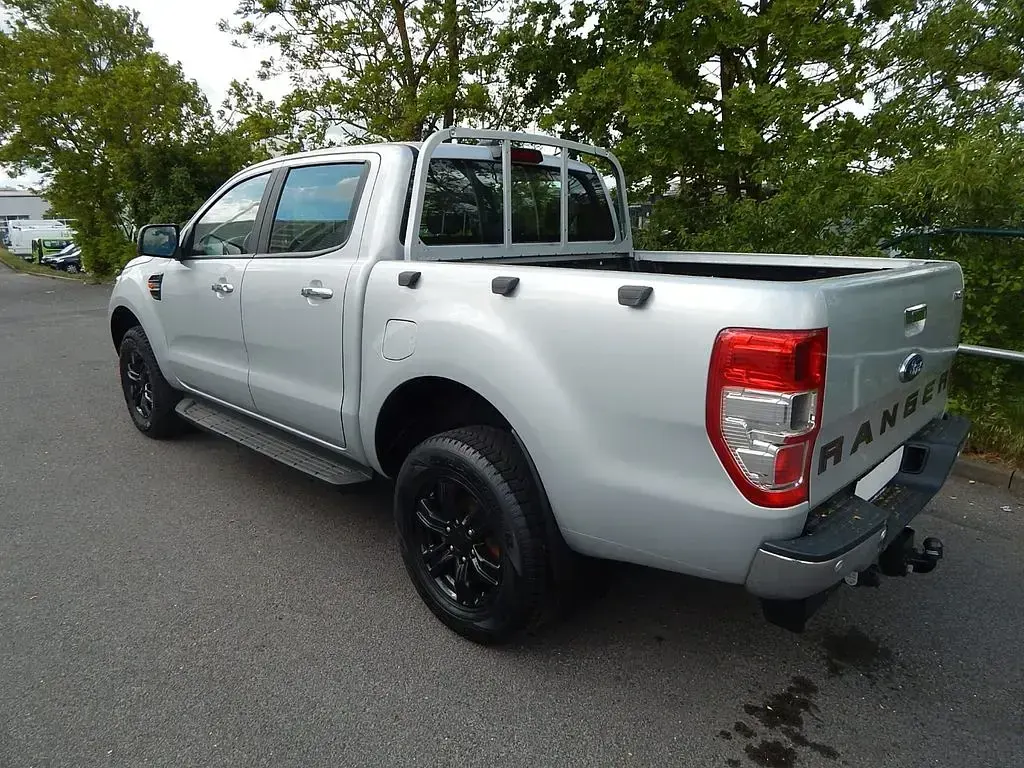 Gebraucht Ford Ranger 170 PS (125 kW) 2022 Silber Pickup