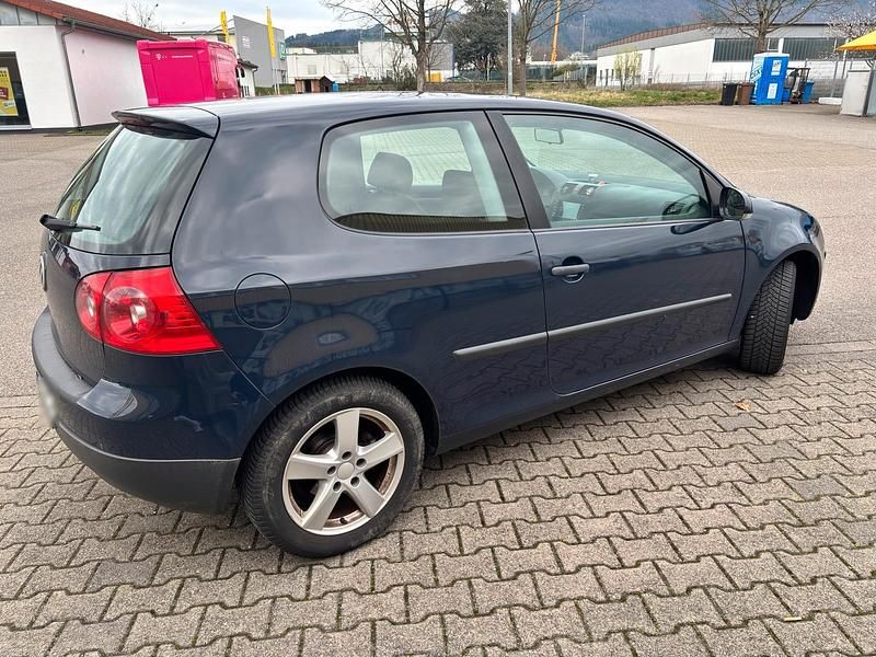 Gebraucht VW Golf V 75 PS (55 kW) 2005 Blau Kleinwagen